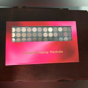 NWT All-In-One Makeup Set NWT